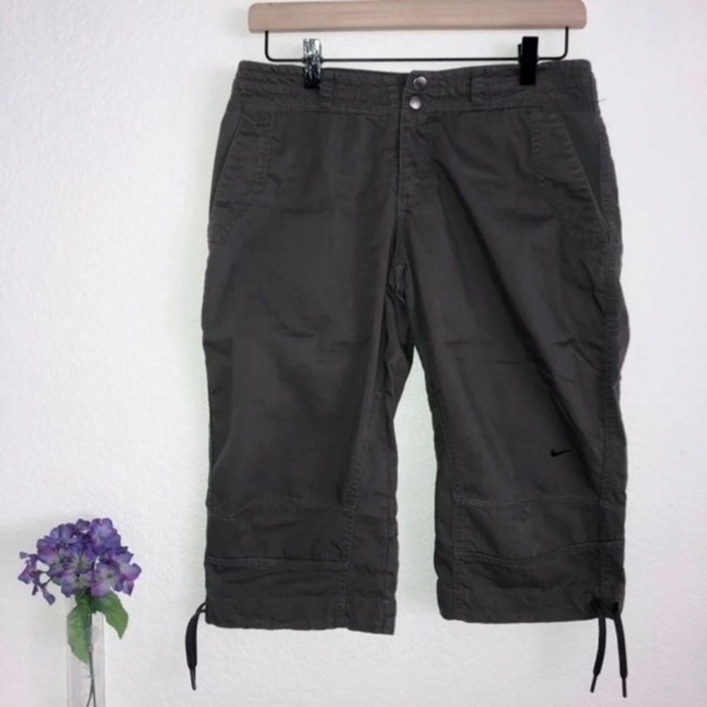 GREY CARGO SHORTS NIKE